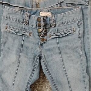 Free People  Blue Jeans Vintage Style Bell Bottom Leg. 26 Sz